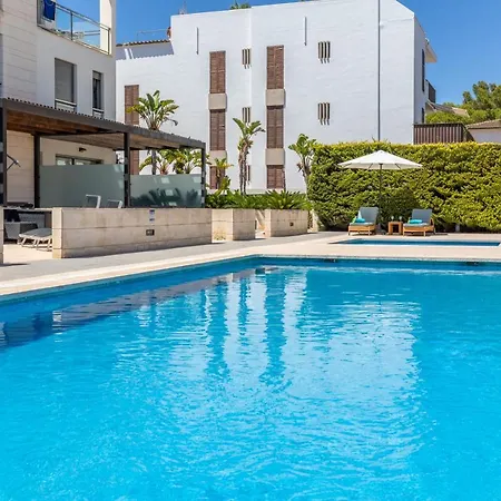 La Nau - Fantastic With Hot Tub And Pool, Just Steps Away From Lägenhet Port de Pollença