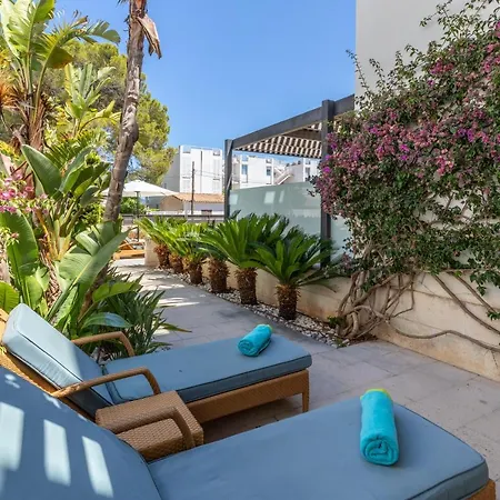 La Nau - Fantastic With Hot Tub And Pool, Just Steps Away From *