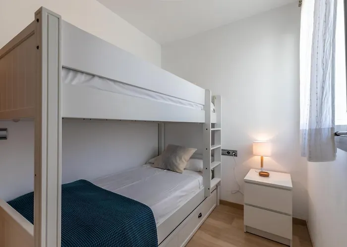 La Nau - Fantastic With Hot Tub And Pool, Just Steps Away From Daire Port de Pollença