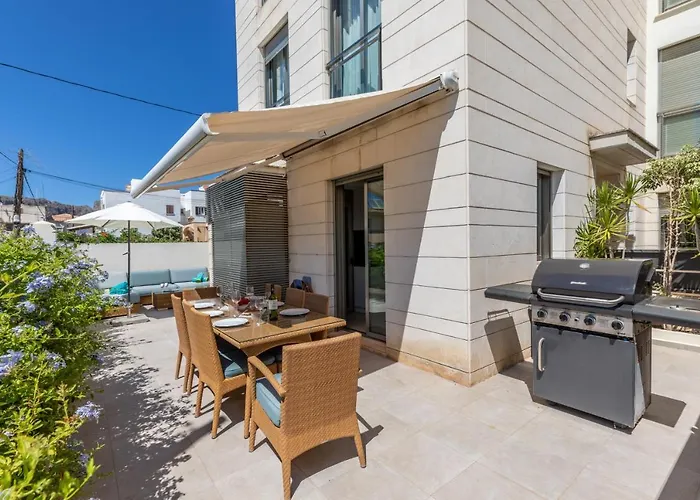 La Nau - Fantastic With Hot Tub And Pool, Just Steps Away From Lejlighed