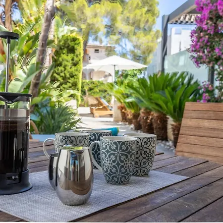 La Nau - Fantastic With Hot Tub And Pool, Just Steps Away From *