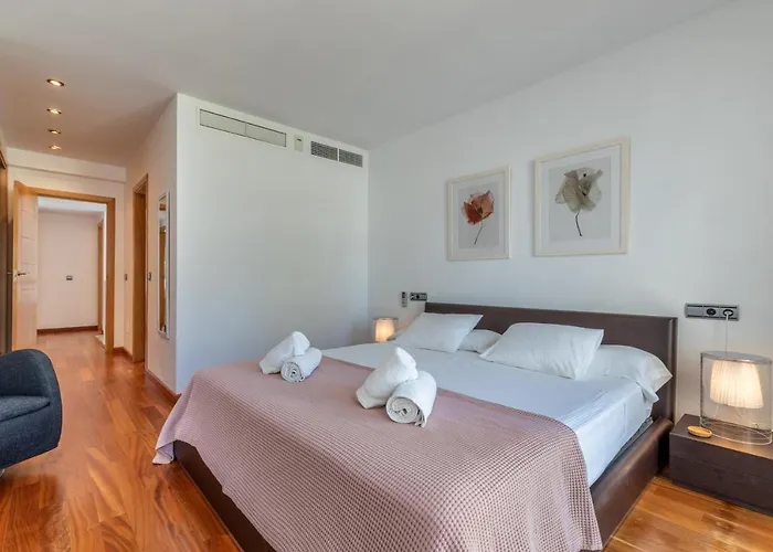 Apartamento La Nau - Fantastic With Hot Tub And Pool, Just Steps Away From *