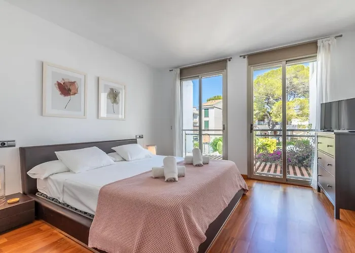 La Nau - Fantastic With Hot Tub And Pool, Just Steps Away From * Puerto Pollensa