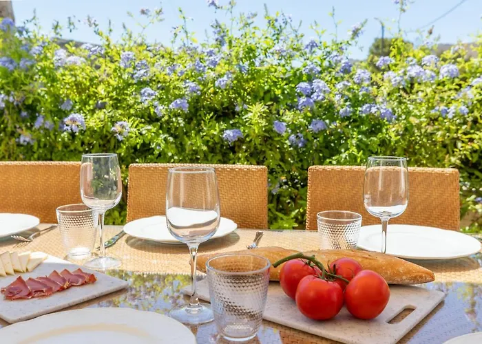 Apartment La Nau - Fantastic With Hot Tub And Pool, Just Steps Away From *