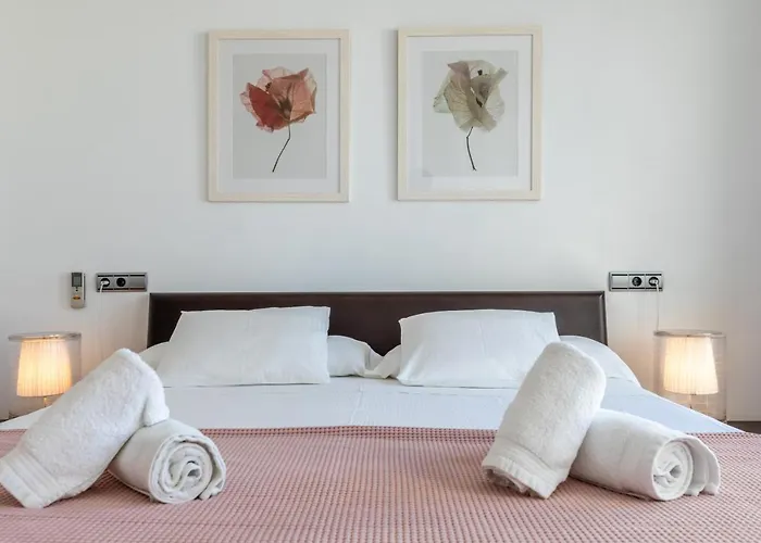 Apartment La Nau - Fantastic With Hot Tub And Pool, Just Steps Away From