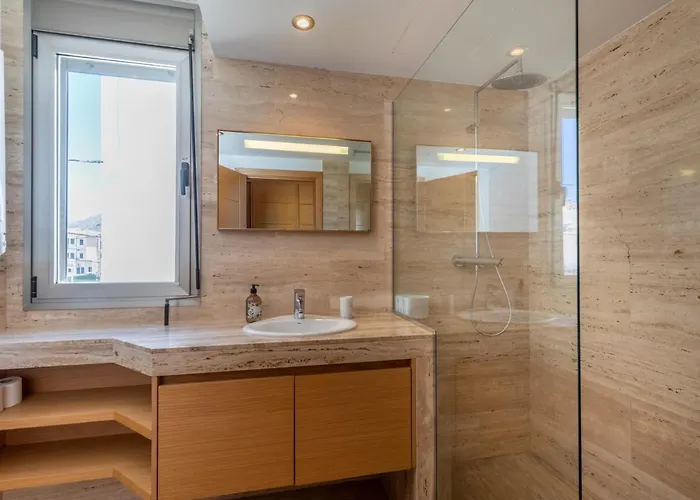 Apartment La Nau - Fantastic With Hot Tub And Pool, Just Steps Away From *