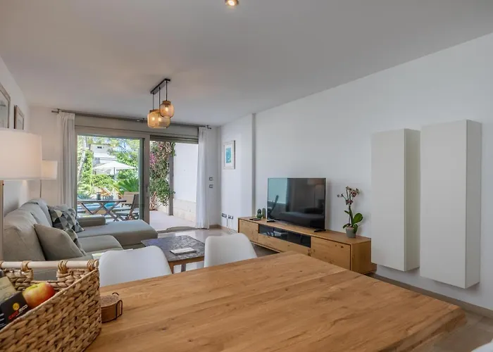 La Nau - Fantastic With Hot Tub And Pool, Just Steps Away From Apartamento Puerto Pollensa