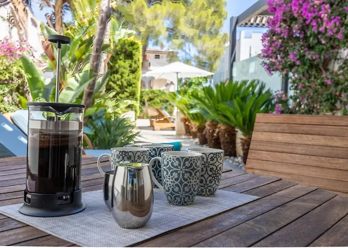 La Nau - Fantastic With Hot Tub And Pool, Just Steps Away From *