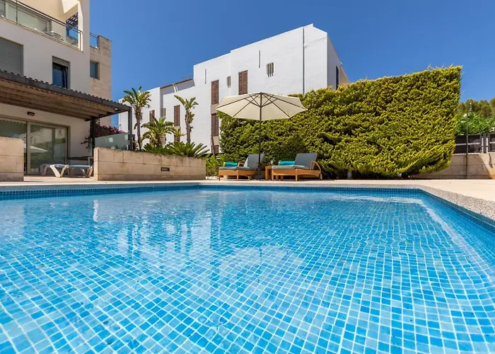 La Nau - Fantastic With Hot Tub And Pool, Just Steps Away From Port de Pollenca