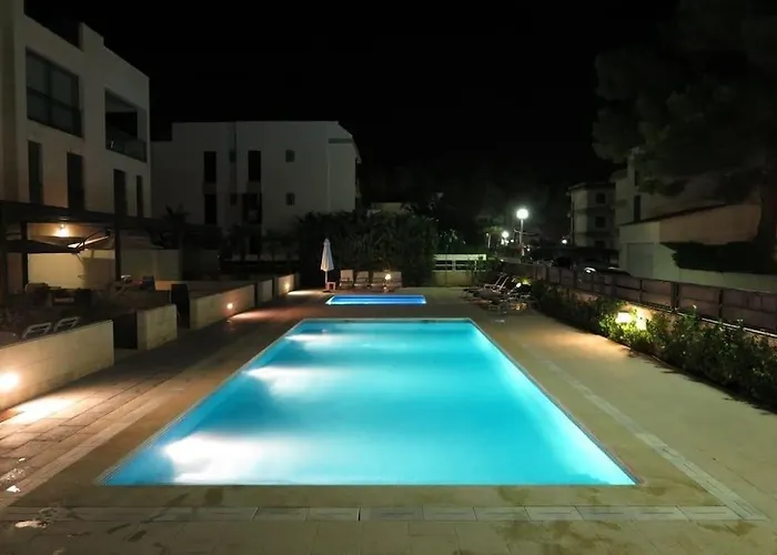 Apartment La Nau - Fantastic With Hot Tub And Pool, Just Steps Away From