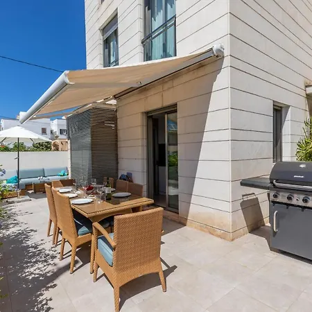 La Nau - Fantastic With Hot Tub And Pool, Just Steps Away From Apartmán